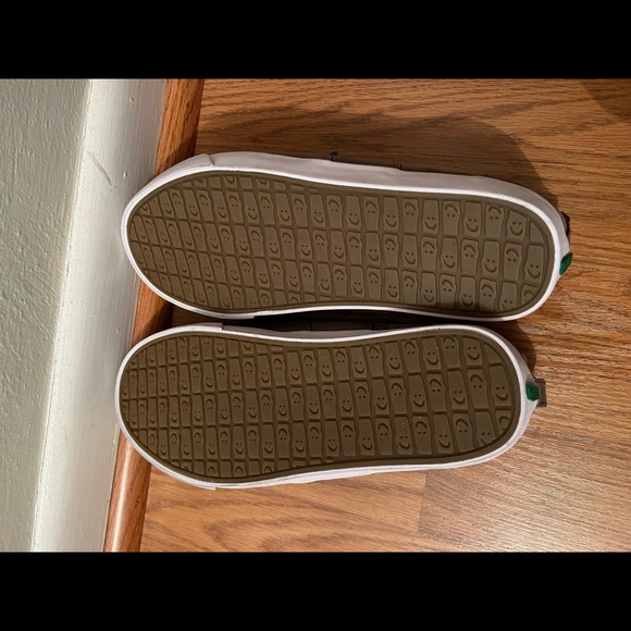 Sanuk Shoes - Picture 3 of 4